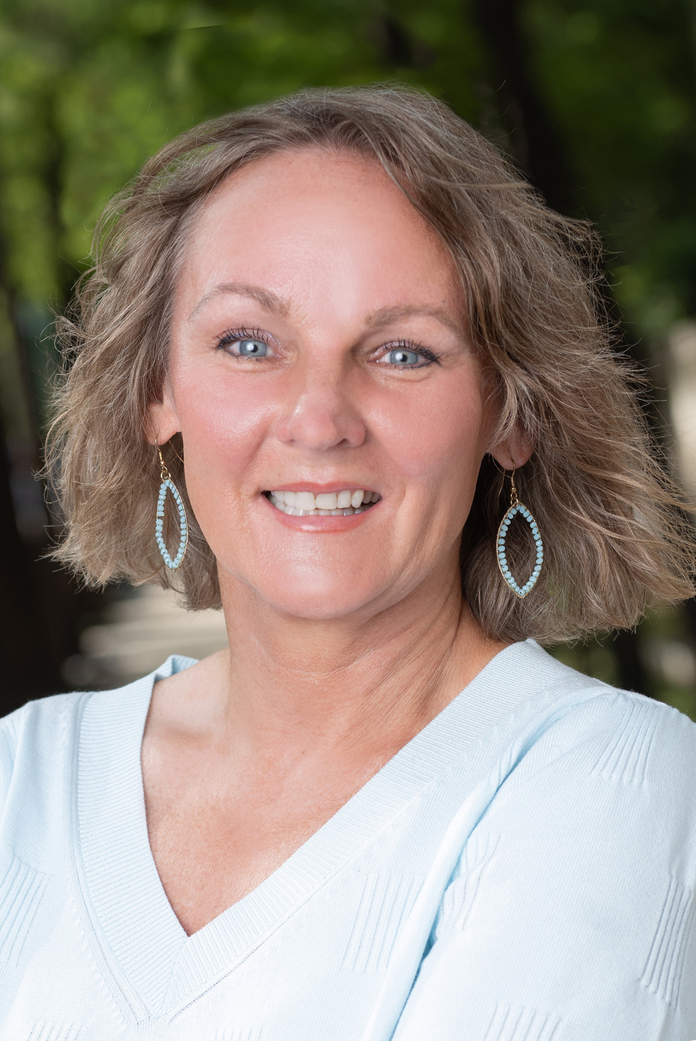 Julie Gibson headshot