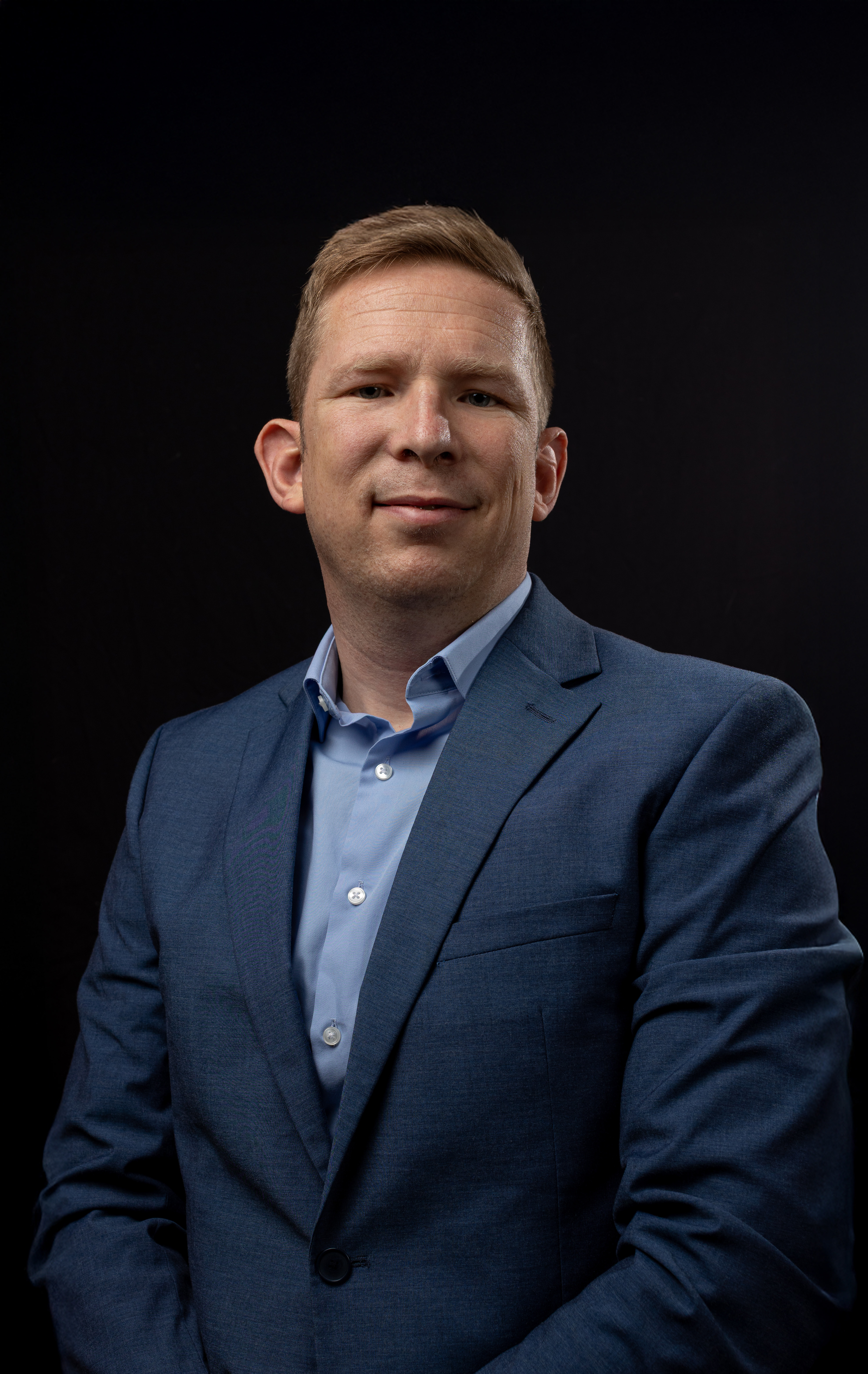 Leon MacCormack headshot