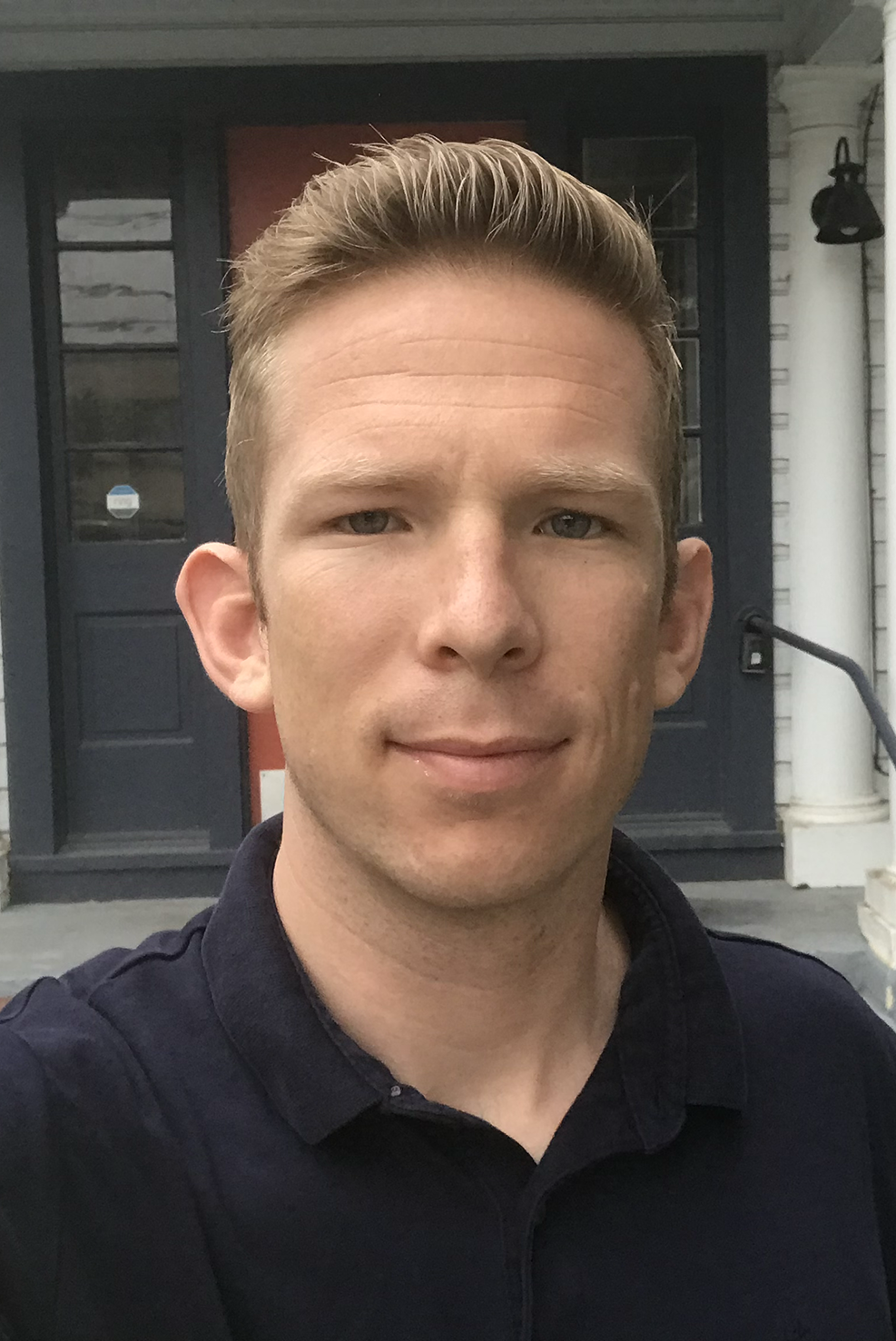 Leon MacCormack headshot